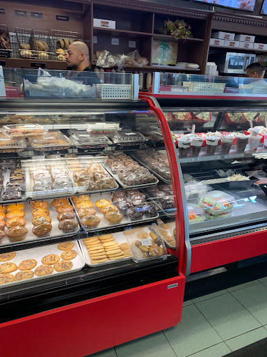 Shopping Mall «Sunrise Plaza Shopping Center», reviews and photos, 656 Wellwood Ave, Lindenhurst, NY 11757, USA