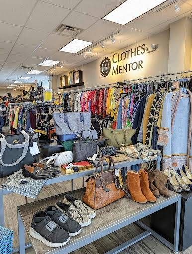 Used Clothing Store «Clothes Mentor», reviews and photos, 306 Oyster Point Rd, Newport News, VA 23602, USA