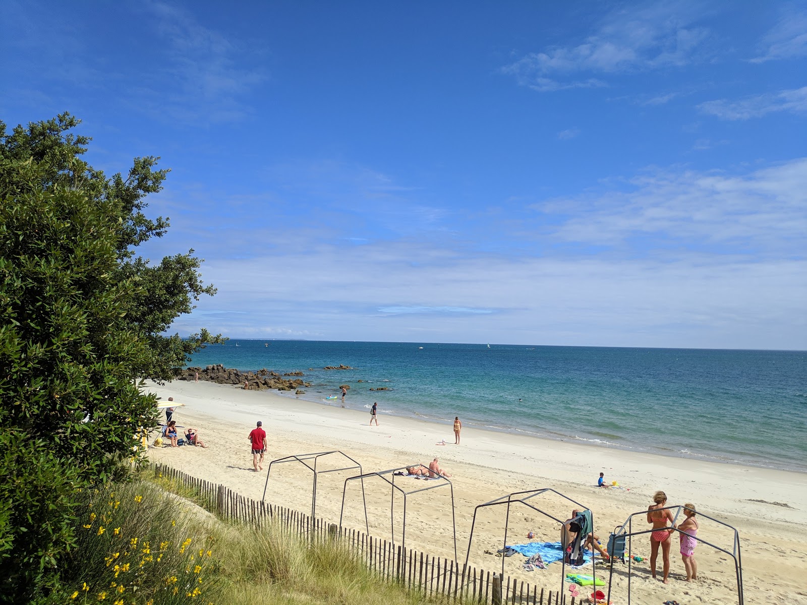 Foto van Plage de Legenese met hoog niveau van netheid