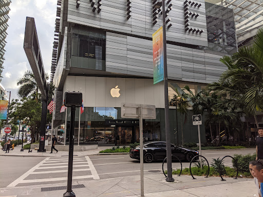 Cell Phone Store «Apple Brickell City Centre», reviews and photos, 701 S Miami Ave, Miami, FL 33130, USA