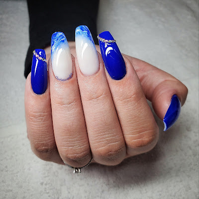 Charlotte-ongles à Villette-d'Anthon