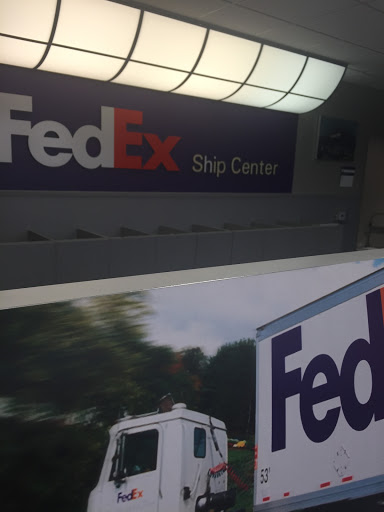 Shipping and Mailing Service «FedEx Ship Center», reviews and photos, 7000 Barranca Pkwy, Irvine, CA 92618, USA