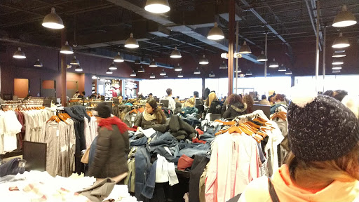 Clothing Store «Hollister Co. Outlet», reviews and photos, 4015 S Interstate Hwy 35, San Marcos, TX 78666, USA