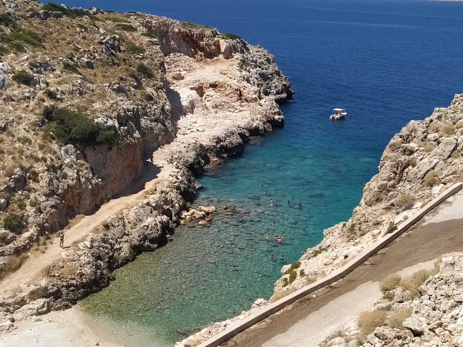 Photo de Koutalas beach situé dans une zone naturelle