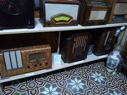 Museo de radios antiguas Carlos Gardel