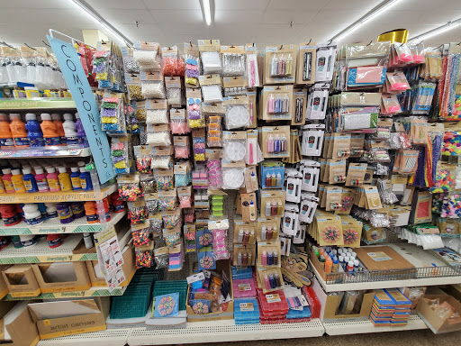 Dollar Store «Dollar Tree», reviews and photos, 416 E Main St Ste 3, Middletown, CT 06457, USA