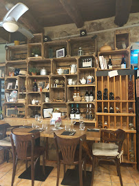 Atmosphère du Restaurant Les tables d'en haut à Simiane-la-Rotonde - n°1