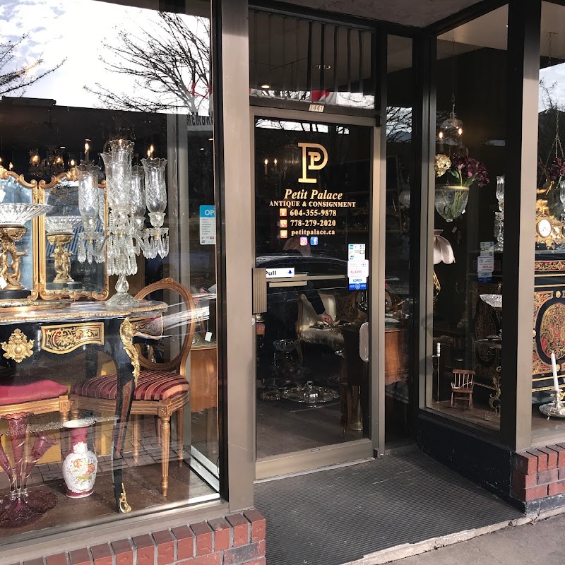 Petit palace antiques & consignment