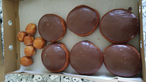 Donut Shop «Family Donut Shop», reviews and photos, 2100 N Northgate Way, Seattle, WA 98133, USA