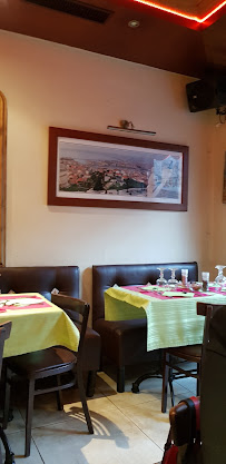 Atmosphère du Chez Ida Restaurant Karaoké - Place Jean Jaures (La Plaine) à Marseille - n°7