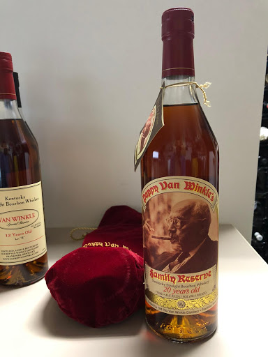 Liquor Store «Five Corners Wine & Spirits», reviews and photos, 192 Windsorville Rd, Ellington, CT 06029, USA