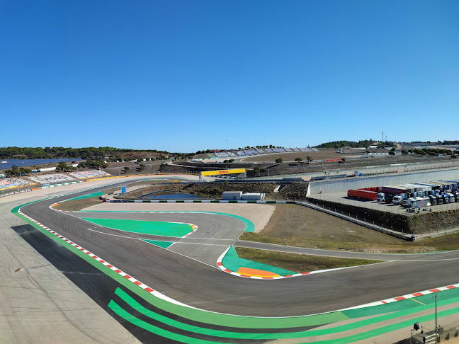 Comentários e avaliações sobre o Autódromo Internacional do Algarve