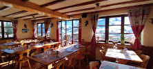 Atmosphère du Restaurant L'Oule Rouge à Saint-Jean-d'Arves - n°8