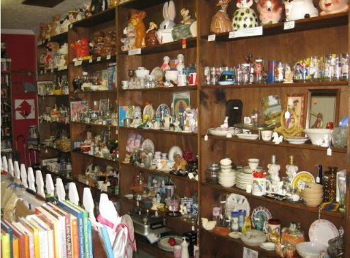 Thrift Store «Buried Treasure Thrift Shop», reviews and photos, 326 W Dixie Ave, Elizabethtown, KY 42701, USA