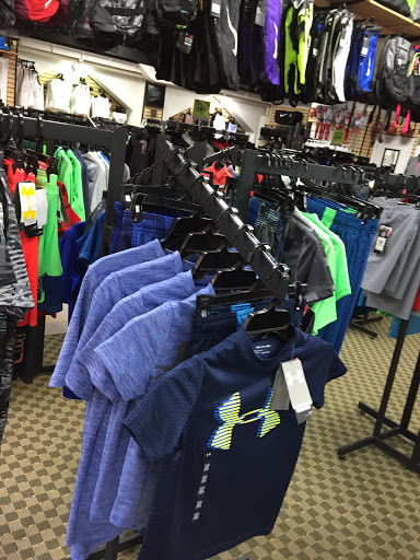 Shoe Store «Athletic Shoe Factory», reviews and photos, 3 Forest St, New Canaan, CT 06840, USA