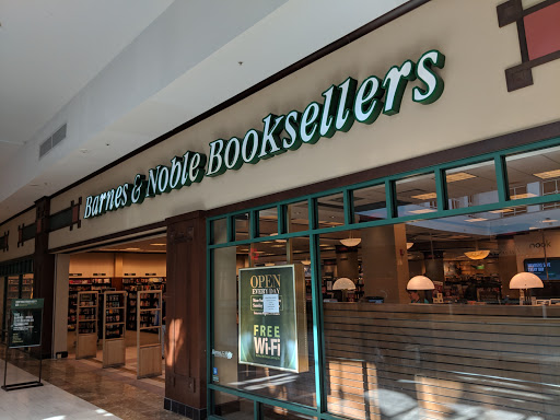 Book Store «Barnes & Noble», reviews and photos, 720 Hawthorne Center, Vernon Hills, IL 60061, USA