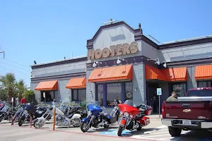 Hooters image