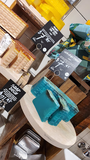 Cosmetics Store «LUSH», reviews and photos, 4999 Old Orchard Shopping Center K23, Skokie, IL 60077, USA