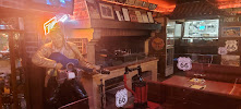 Atmosphère du Restaurant de grillades à l'américaine Route 66 à Saint-Clément-de-Rivière - n°15