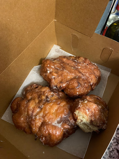 Donut Shop «Raised & Glazed Donuts», reviews and photos, 17800 Chillicothe Rd, Chagrin Falls, OH 44023, USA