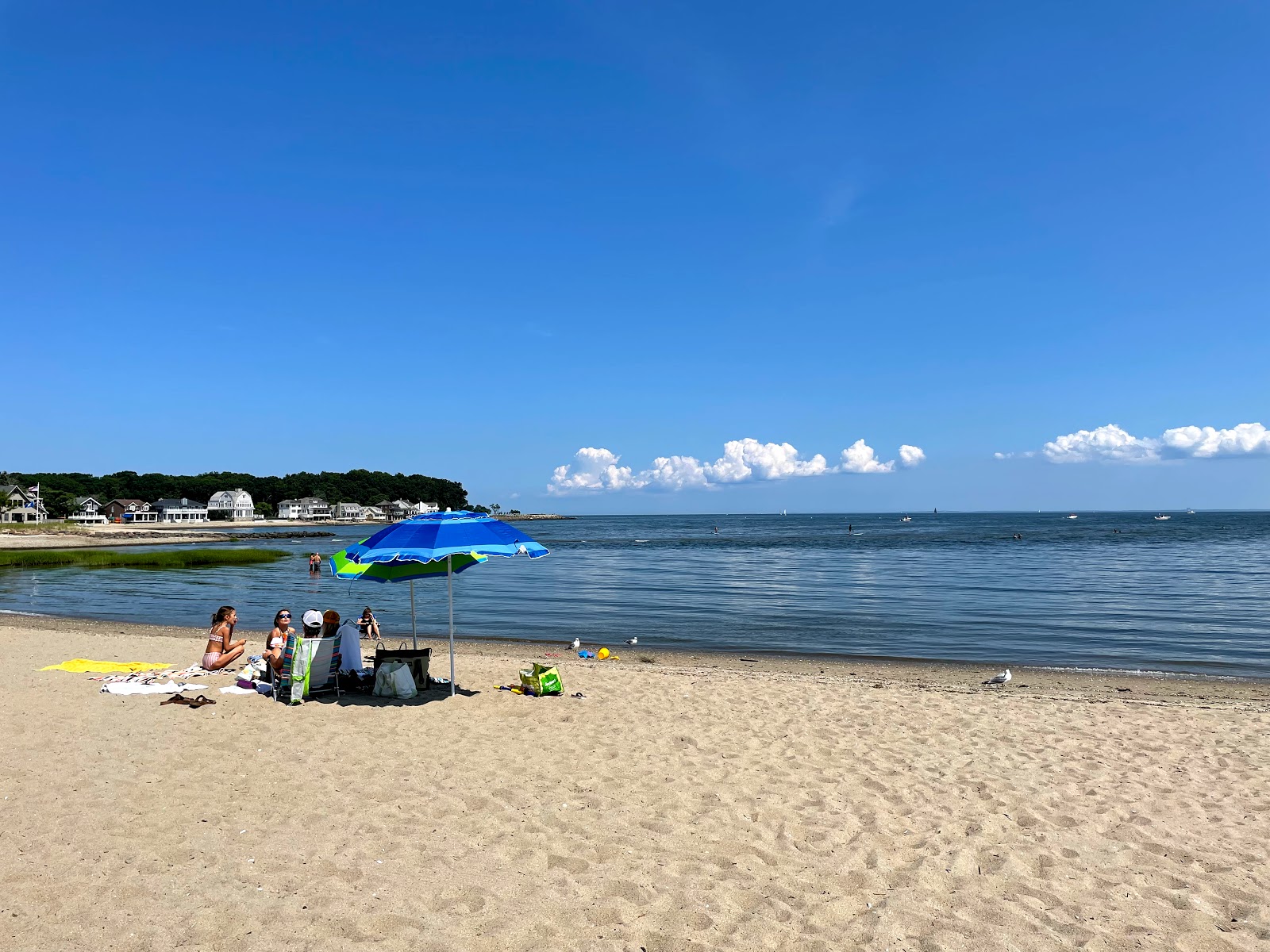 Fotografie cu Old Mill Beach cu o suprafață de nisip beige