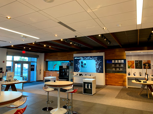 Cell Phone Store «AT&T», reviews and photos, 1812 N Westshore Blvd, Tampa, FL 33607, USA
