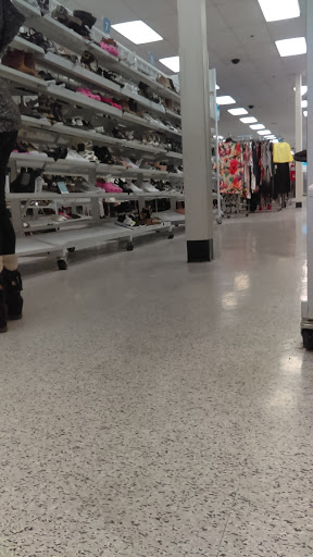 Clothing Store «Ross Dress for Less», reviews and photos, 2180 MacArthur Rd, Whitehall, PA 18052, USA