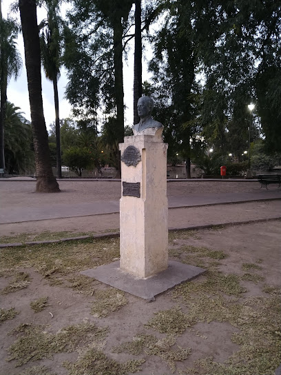 Monumento Agustín Usandivaras