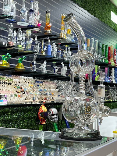 Tobacco Shop «Orlando Smoke Shop Sea World», reviews and photos, 11062 International Dr #108, Orlando, FL 32821, USA