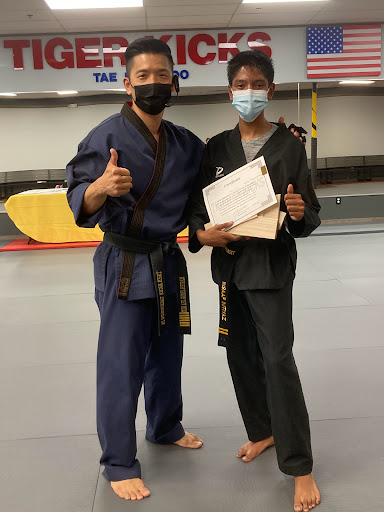 Shopping Mall «Lionville Shopping Center», reviews and photos, 168 Eagleview Blvd, Exton, PA 19341, USA