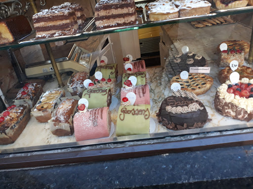 Birthday cakes in Antwerp