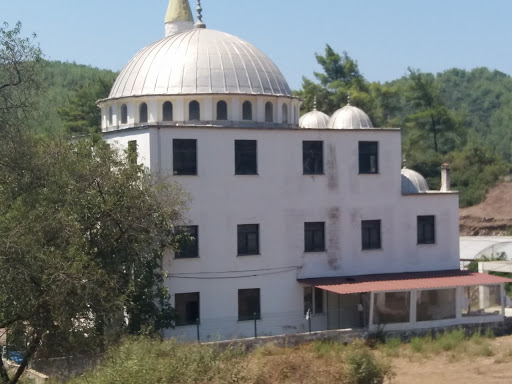 Karaca Mahallesi Minareli Camii