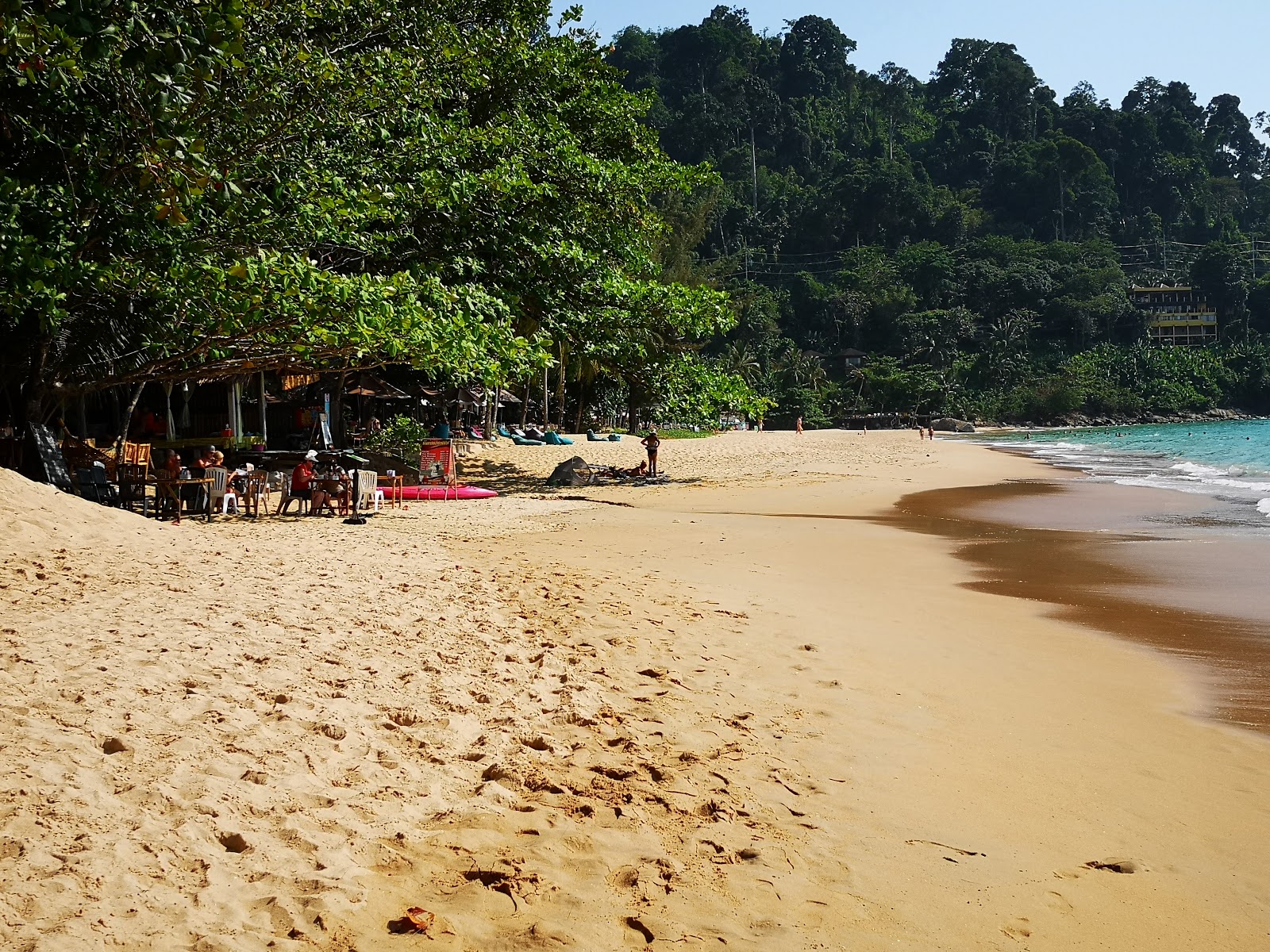 Khaolak Beach'in fotoğrafı - rahatlamayı sevenler arasında popüler bir yer
