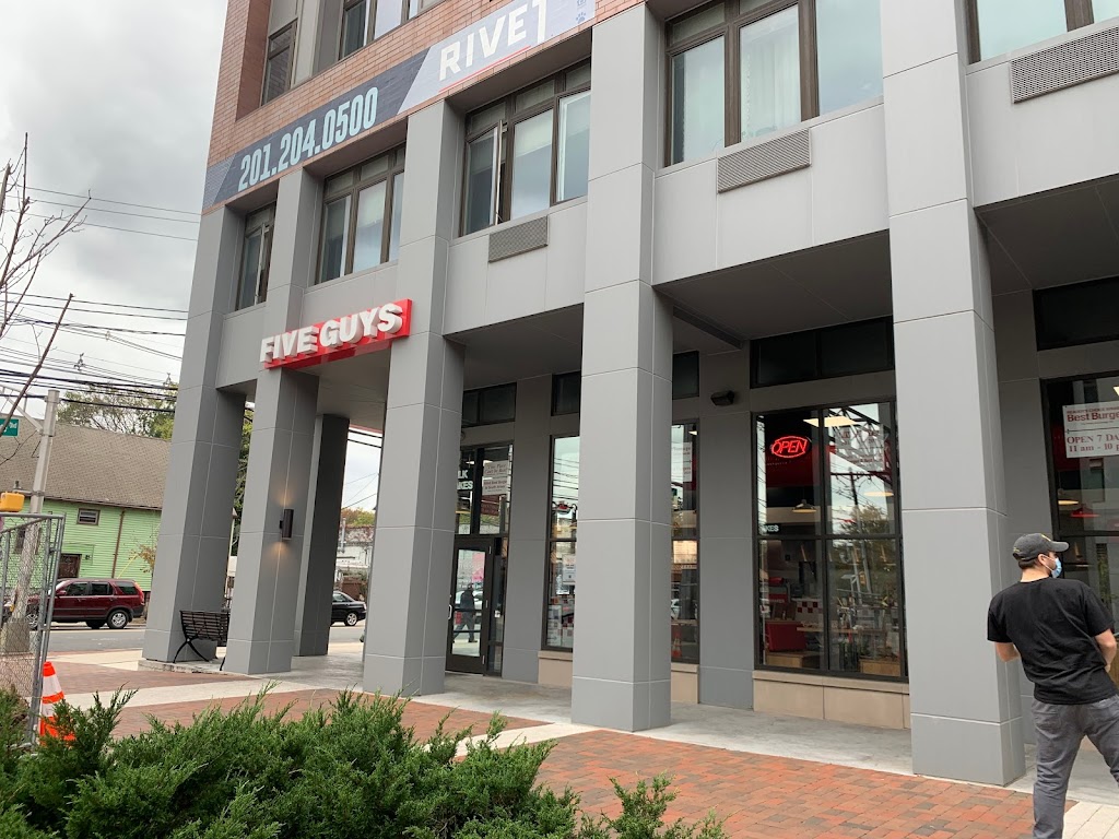 Five Guys 07305