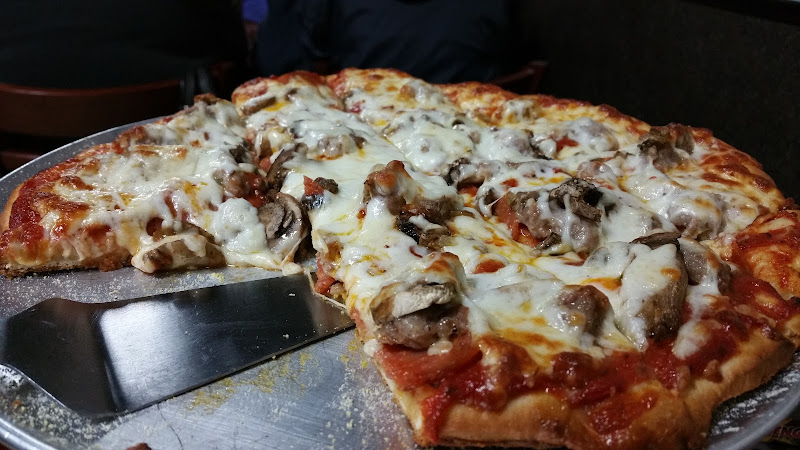 #11 best pizza place in Virginia Beach - Windy City Pizza