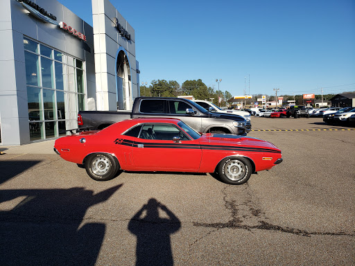 Car Dealer «Peppers Chrysler Dodge Jeep Ram», reviews and photos, 2440 E Wood St, Paris, TN 38242, USA