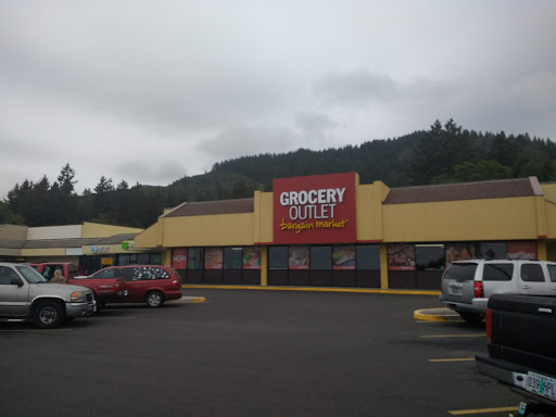 Grocery Store «Grocery Outlet Bargain Market», reviews and photos, 16261 US-101 #17, Brookings, OR 97415, USA