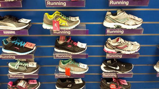 Sporting Goods Store «Big 5 Sporting Goods», reviews and photos, 3420 Wilshire Blvd, Los Angeles, CA 90010, USA