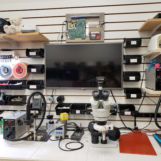 Mobile Phone Repair Shop «CPR Cell Phone Repair Little Elm», reviews and photos, 2700 E Eldorado Pkwy #408, Little Elm, TX 75068, USA