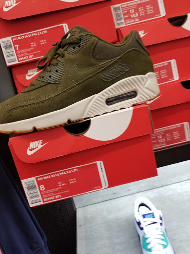 Shoe Store «WSS», reviews and photos, 104 W Foothill Blvd, Rialto, CA 92376, USA