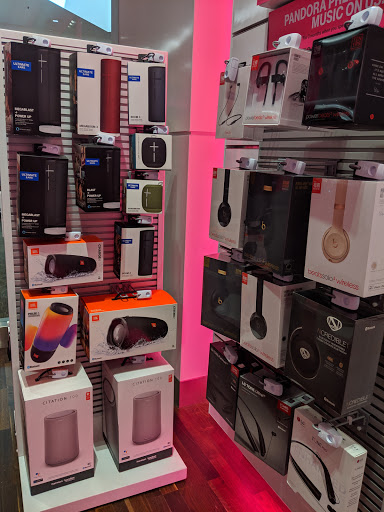 Cell Phone Store «T-Mobile», reviews and photos, 8251 Flying Cloud Dr Suite 2226, Eden Prairie, MN 55344, USA