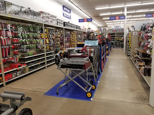 Hardware Store «Harbor Freight Tools», reviews and photos, 2658 Peters Creek Pkwy, Winston-Salem, NC 27127, USA