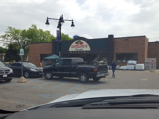 Grocery Store «Riverside Market Inc», reviews and photos, 311 N Oak St, Durand, MI 48429, USA