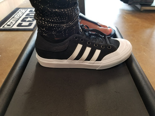 Pet Supply Store «3 Dogs and a Chick», reviews and photos, 130 Miracle Strip Pkwy SE, Fort Walton Beach, FL 32548, USA