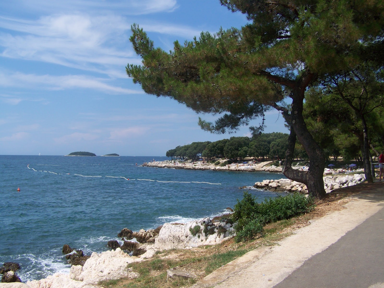 Photo de Vrsar Town Beach avec un rivage droit