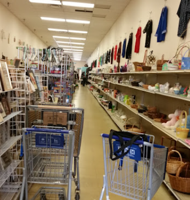 Non-Profit Organization «St. Vincent de Paul Society Thrift Store», reviews and photos, 90 W Lake St, Addison, IL 60101, USA