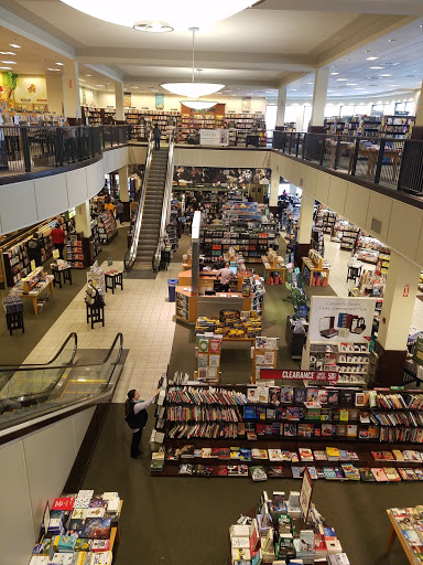 Book Store «Barnes & Noble», reviews and photos, 55 Parsonage Rd, Edison, NJ 08837, USA