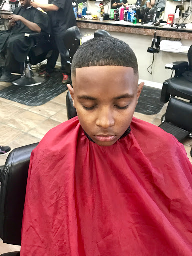 Barber Shop «Top Notch Barbershop», reviews and photos, 353 E Main St, Middletown, NY 10941, USA