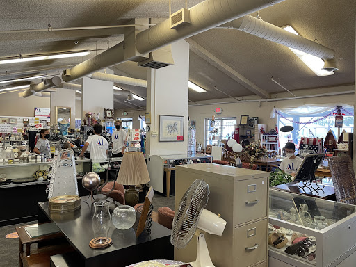 Thrift Store «Assistance League Thrift Boutique», reviews and photos, 4771 N Blackstone Ave, Fresno, CA 93726, USA