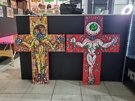 Explore mother name tattoo ideas, creative tattoo ideas in El Paso, available at Piercing polis